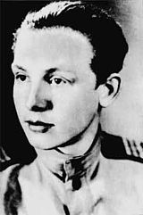 Иннокентий Смоктуновский в 1943 году.jpeg